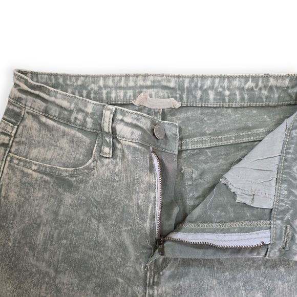 Saints & Hearts Gray Acid Wash Bell Bottoms, Size Small - Picture 4 of 9